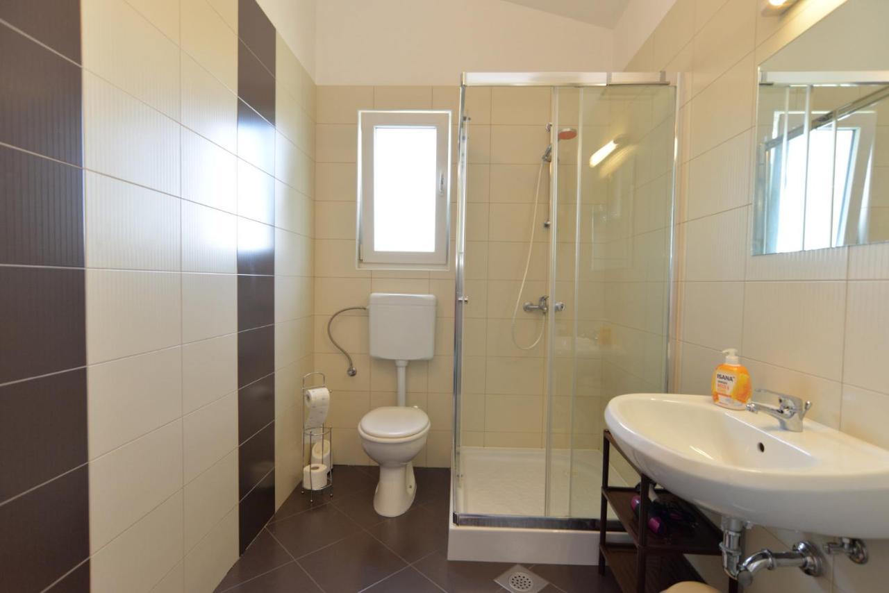 Apartments Bernarda 1773 Баньоле Екстериор снимка