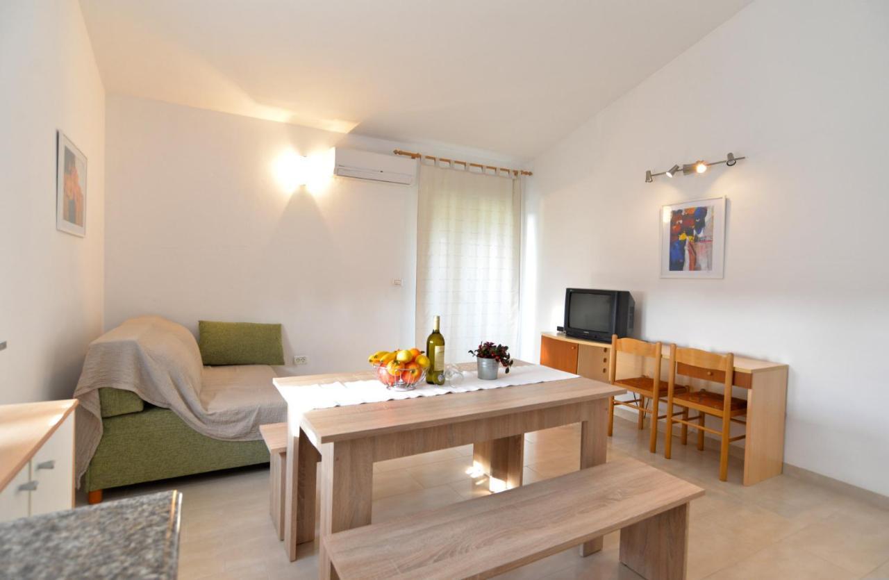 Apartments Bernarda 1773 Баньоле Екстериор снимка
