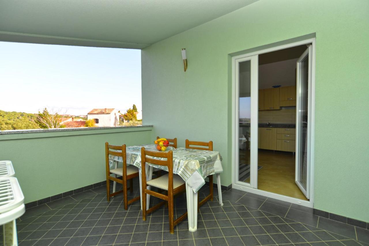 Apartments Bernarda 1773 Баньоле Екстериор снимка