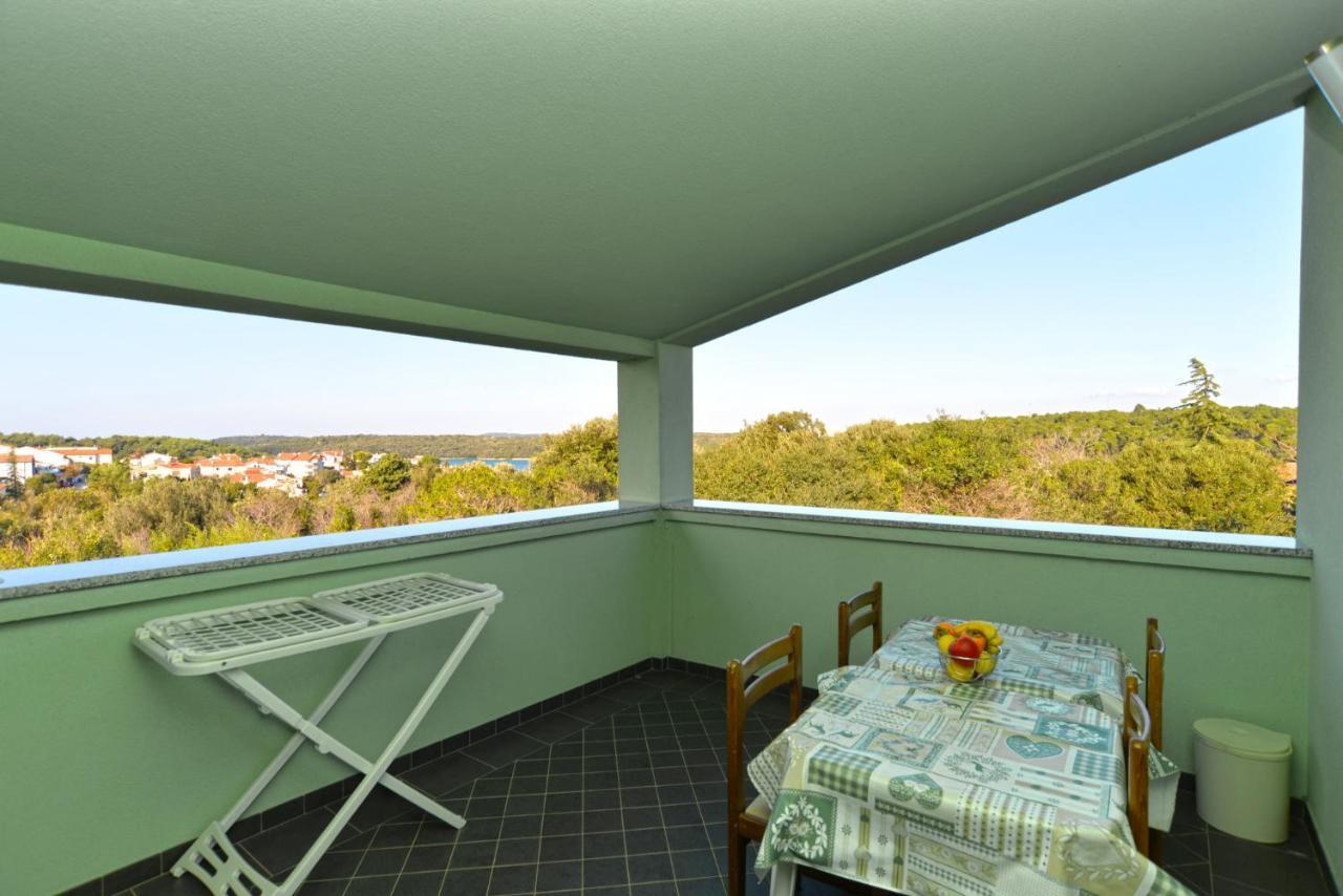 Apartments Bernarda 1773 Баньоле Екстериор снимка