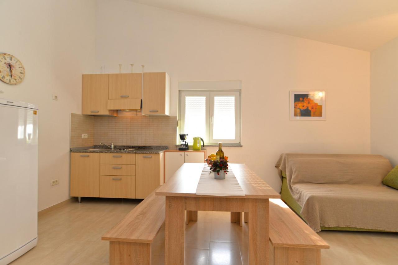 Apartments Bernarda 1773 Баньоле Екстериор снимка